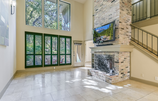 8347 SUMMERWOOD DR