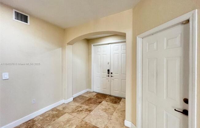 8034 NW 111 CT
