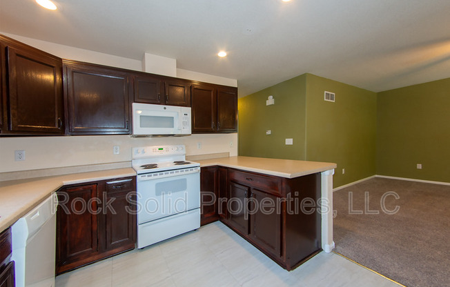 407 E 5 ST