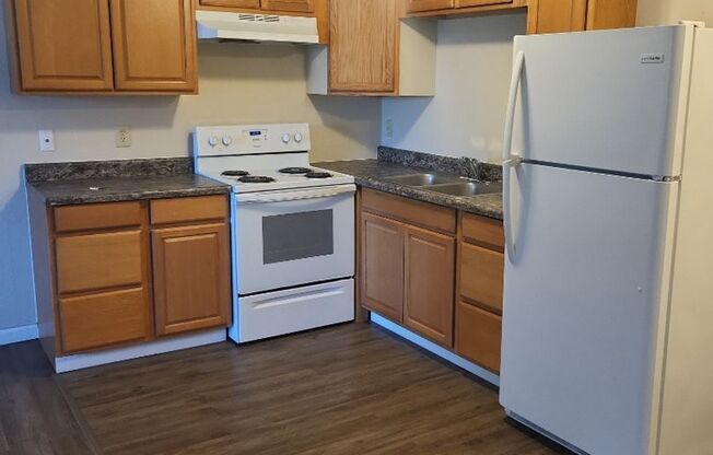 1 bed, 1 bath, 576 sqft, $1,195, Unit 12