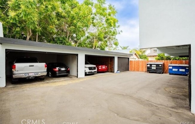 823 N LAGOON AVE