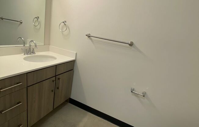 1 bed, 1 bath, 700 sqft, $1,295, Unit Unit 303