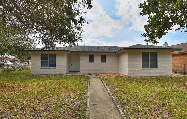 2202 Saxony - 4/bedroom 2/bathroom - $1795/month