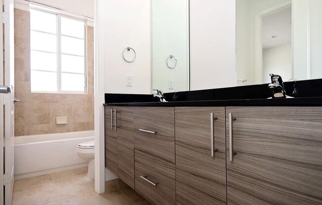 2844 SW 81