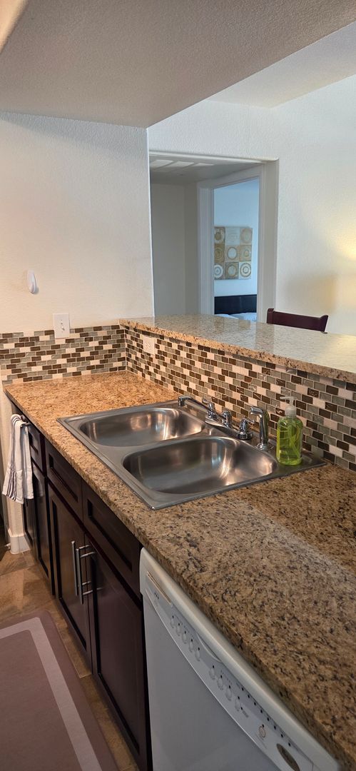 1 bed, 1 bath, $1,600