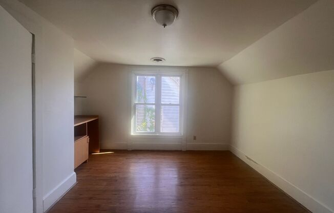 1 bed, 1 bath, $575, Unit Unit 1