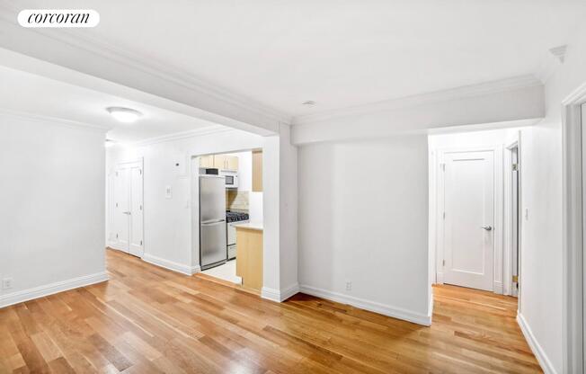 2 beds, 1 bath, $4,650, Unit 2P