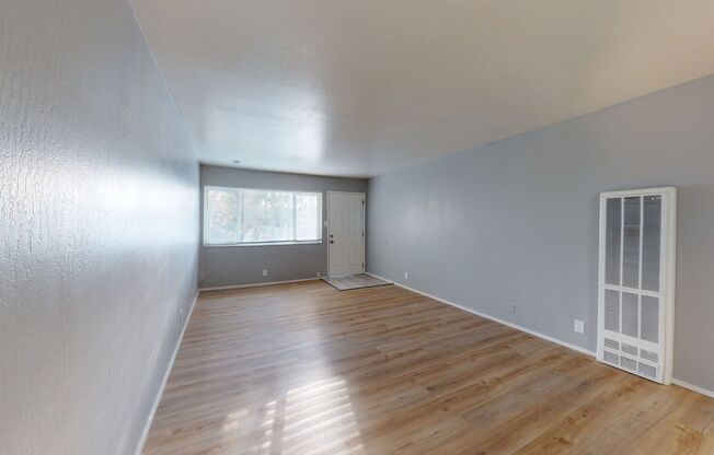 2858–2860 Brookdale Ave