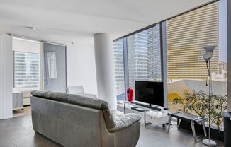 2 beds, 2 baths, $4,400, Unit # 802