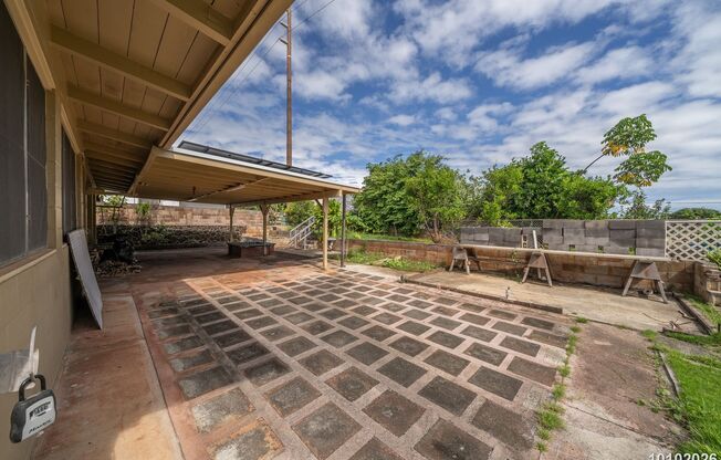 Studio in Pearl City $1500 1453 Kalauipo Street - Utilities Included