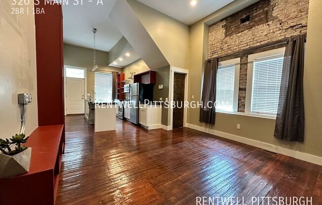 320 S MAIN ST