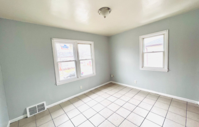 5930 N 69 ST