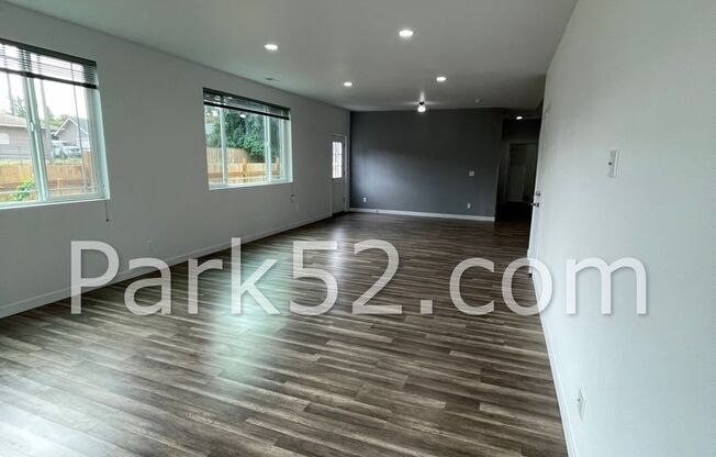 3 beds, 2 baths, $2,695, Unit 5102 N 9th St #A