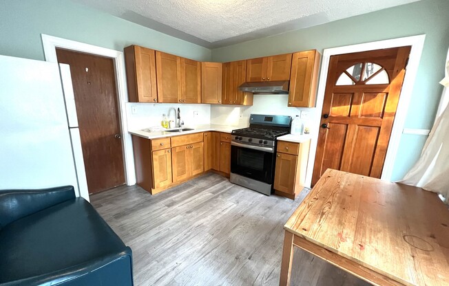 2 beds, 1 bath, 1,055 sqft, $2,180, Unit 2/F