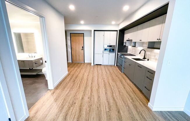 1 bed, 1 bath, 775 sqft, $3,495, Unit 220