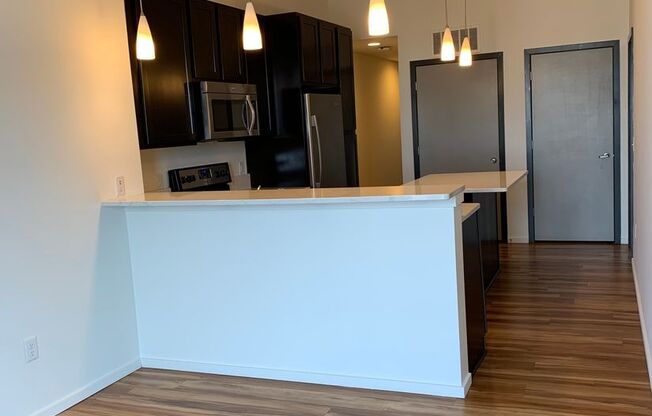 2 beds, 2 baths, 880 sqft, $1,675, Unit 502