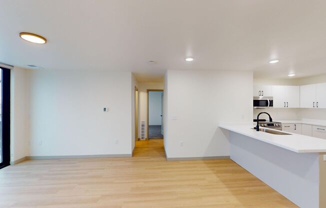 3 beds, 2 baths, 1,091 sqft, $1,340, Unit 1121-200