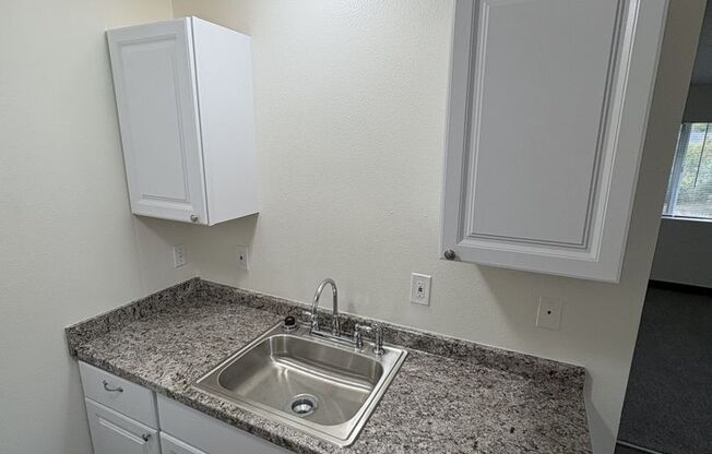 2 beds, 1 bath, 650 sqft, $1,275, Unit 1505-23