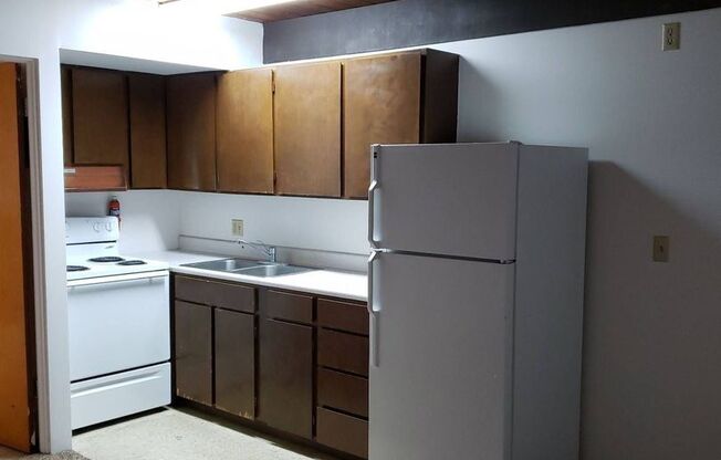 1 bed, 1 bath, 420 sqft, $585, Unit 82511
