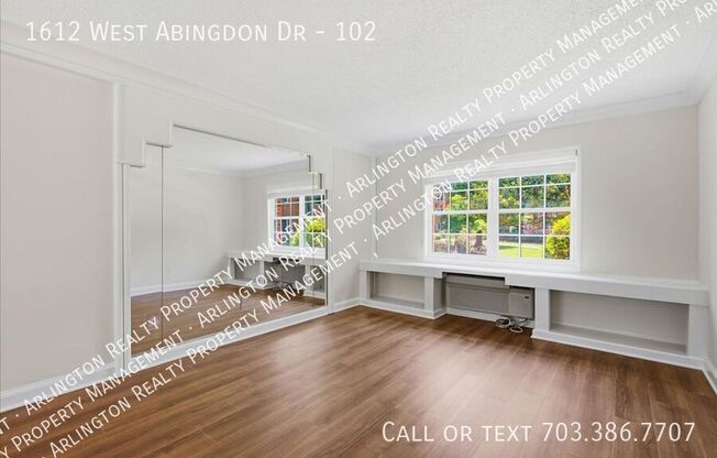 1612 W ABINGDON DR