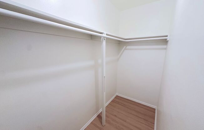 Studio, 1 bath, 375 sqft, $1,975, Unit 105