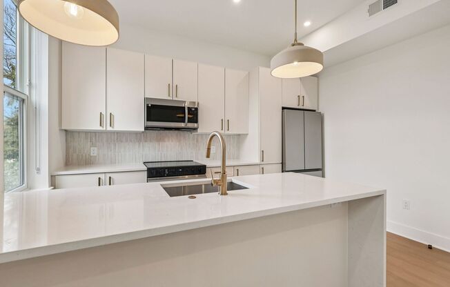 2 beds, 1 bath, 800 sqft, $2,154, Unit 412
