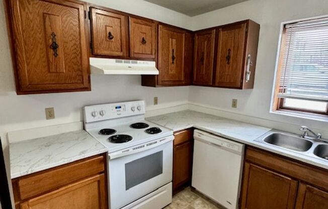 2 beds, 1 bath, $1,825