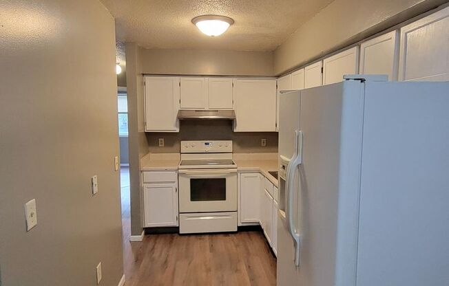 2 beds, 1 bath, 748 sqft, $950, Unit Unit A