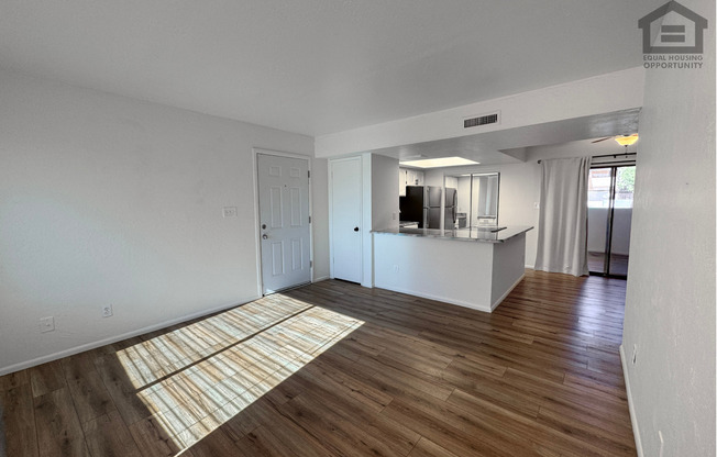 2Bed/1Bath Apartment at 52nd St/Oak St! Ready for Immediate Move-In – GROUND FLOOR UNIT!