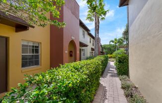 Renovated Condo in Downtown's coveted Delaney Park.