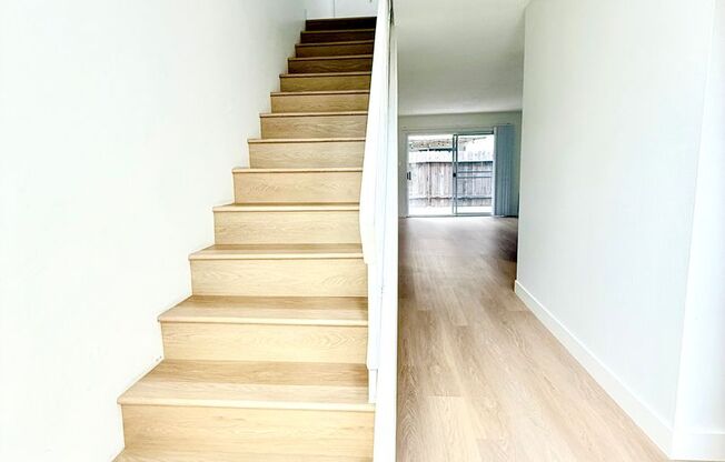 2 beds, 1.5 baths, 1,000 sqft, $2,395, Unit L-2