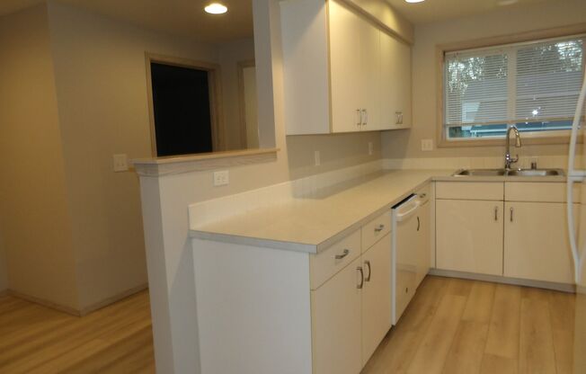 2 beds, 2 baths, 1,240 sqft, $1,940, Unit R77