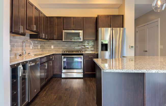 2 beds, 2.5 baths, 1,575 sqft, $3,250