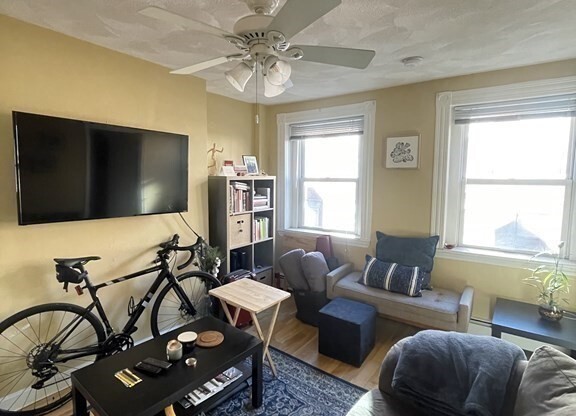 1 bed, 1 bath, 650 sqft, $2,600, Unit 3