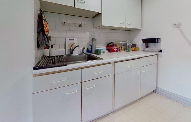 Studio, 1 bath, 410 sqft, $1,550, Unit 604