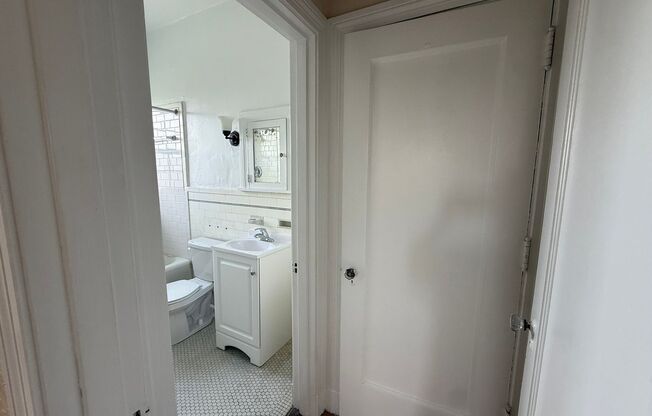 Studio, 1 bath, 401 sqft, $1,200, Unit Bayard Manor 309