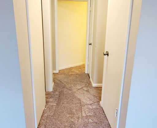 1 bed, 1.5 baths, $1,650, Unit 4-3B