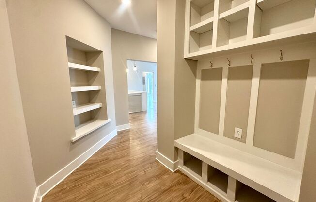 2 beds, 2 baths, 1,113 sqft, $1,525, Unit 1-204