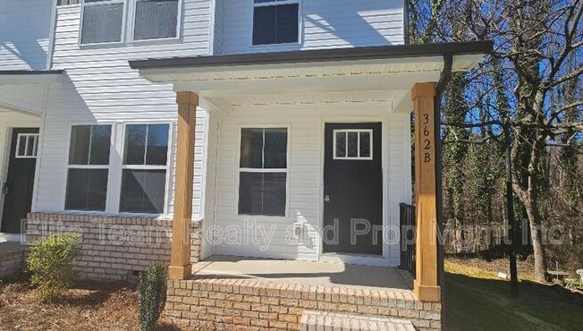362 W MOORE AVE