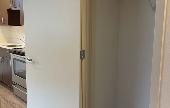 Studio, 1 bath, 267 sqft, $1,045, Unit 107