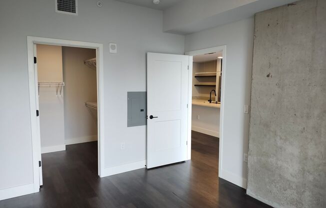 1 bed, 1 bath, 849 sqft, $2,485, Unit #421