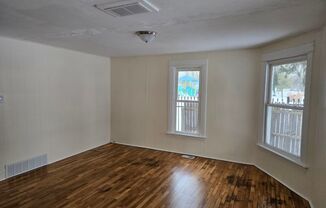 3 beds, 1 bath, $1,200