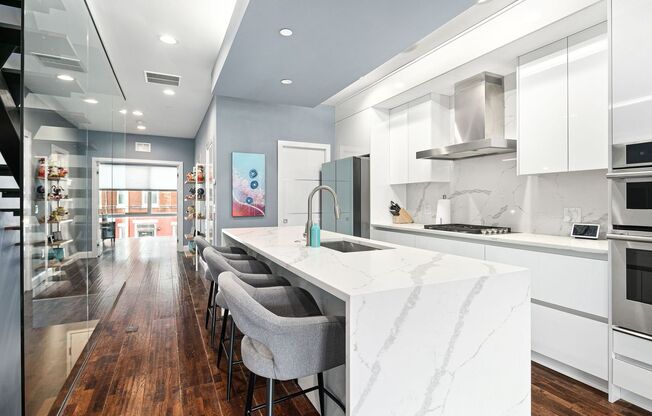 Premium Francisville Condo with Roofdeck!