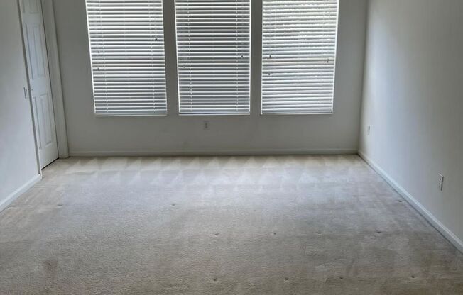 Fabulous 3/2.5 Townhouse located in The Vistas at Stonebridge Commons