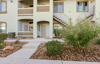 Gorgeous 3 Bed Condo in Green Valley