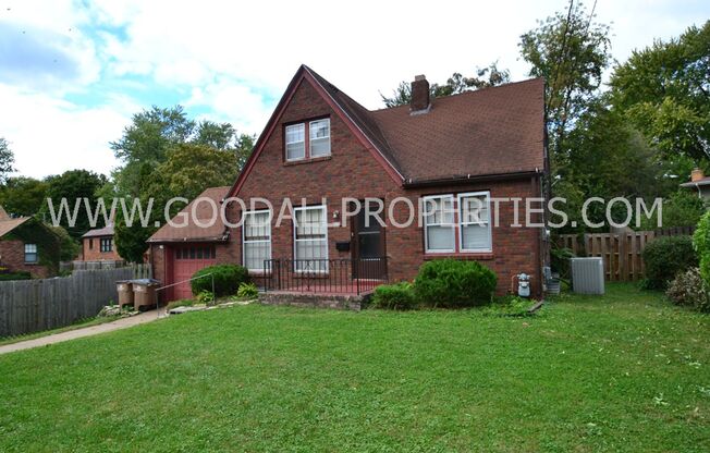 4 Bedroom Brick home in Windsor Heights cul-de-sac