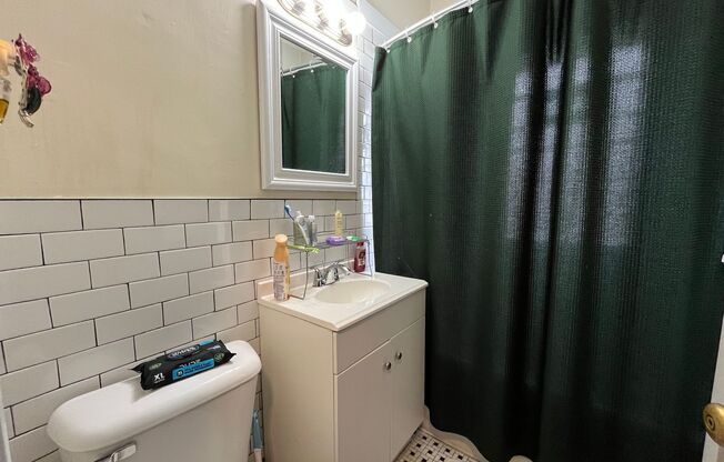 1 bed, 1 bath, $895, Unit 5
