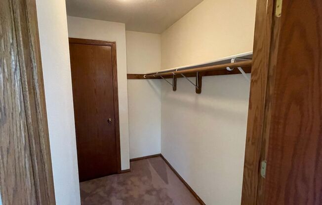 2 beds, 2 baths, 1,400 sqft, $1,650, Unit 6855-103
