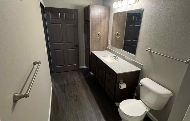 2 beds, 1 bath, 966 sqft, $1,175, Unit 3501-103