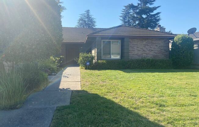 2442 Meadow Lake Dr
